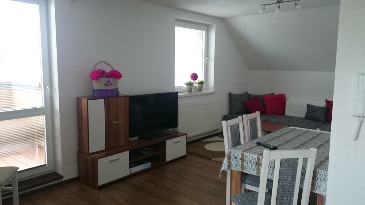Apartman Lusy Vel'ka Lomnica Exterior foto
